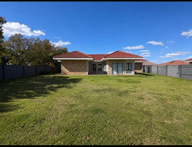 3 BEDROOM APARTMENT FOR SALE IN ARCON PARK